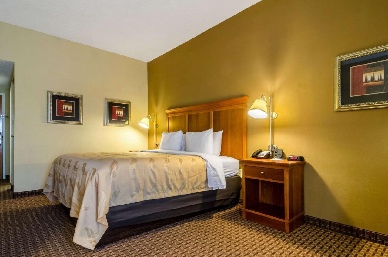 Quality Inn Lumberton Buitenkant foto
